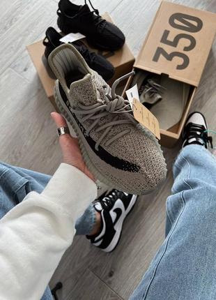 Классные женские и мужские кроссовки adidas yeezy boost 350 v2 granite коричнево-серые3 фото