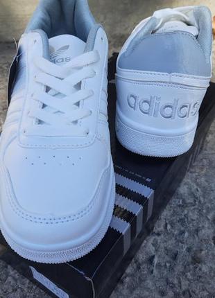 Крутые женские кроссовки adidas