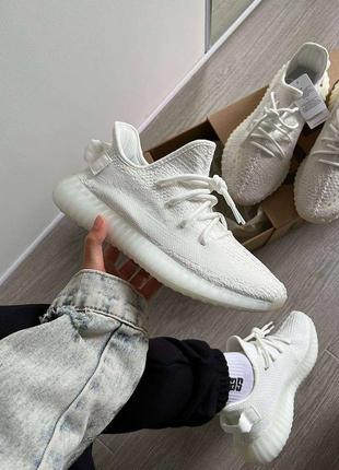 Отличные женские и мужские кроссовки adidas yeezy boost 350 v2 cream triple white premium белые