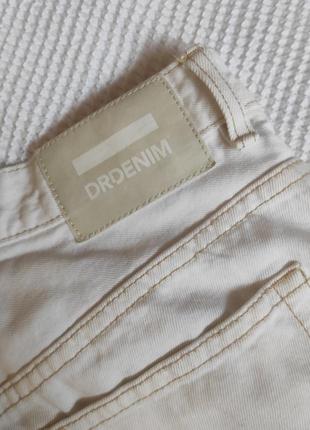 Хлопковые молочные джинсы мом от бренда drdenim6 фото