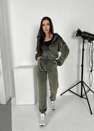 Костюм тройка