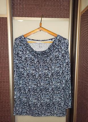 Красивая блузка с актуальным узором