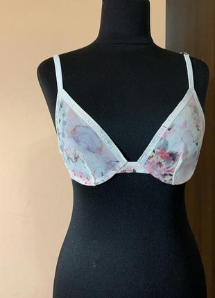Бюстгальтер