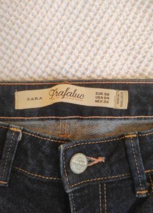 Прямые джинсы трендового цвета индиго от zara4 фото
