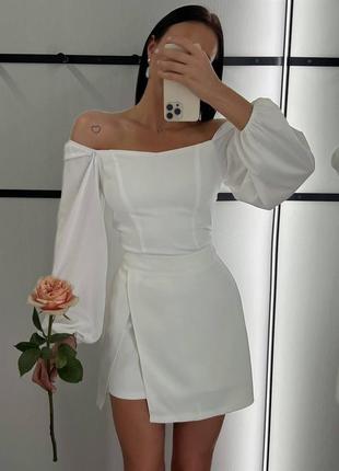 Нежный женский деловой костюм блуза и юбка мини стильный комплект
