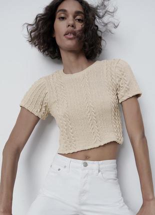 Вкорочений топ вʼязаний в рубчик cropped jacquard t-shirt zara