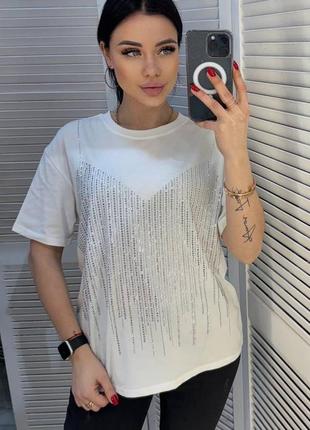 Футболка с камнями