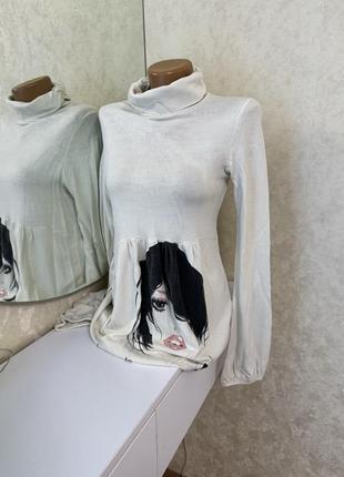 Красивая женская кофта свитер худи молочного цвета