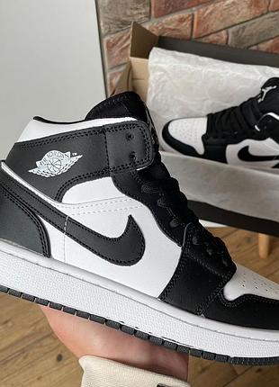 Nike air jordan retro1 black white