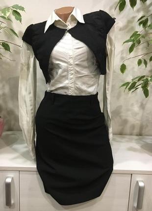 Базовая черная юбка нового состояния