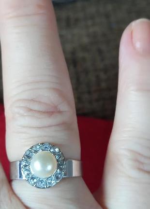 Ніжна каблучка зі штучною перлиною. англія.