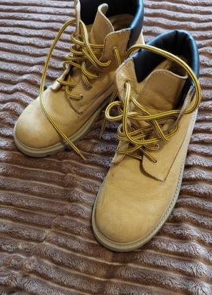 Чобітки черевики в стилі timberland 35 розмір2 фото