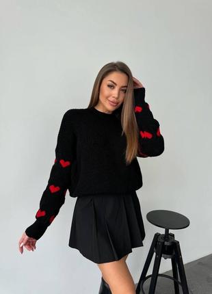 Стильный женский оверсайз свитер с сердечками2 фото
