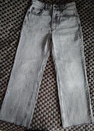 Широкие джинсы от stradivarius