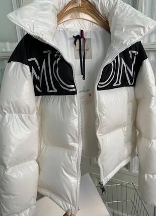 Белая куртка moncler4 фото