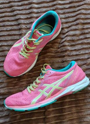 Бігові кросівки asics  40 р 26 см