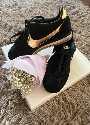 Кроссовки nike cortez
