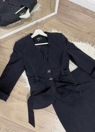 Костюм с юбкой