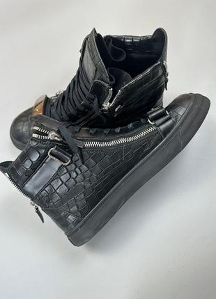 Высокие черные кожаные кроссовки guiseppe zanotti с ремешком4 фото