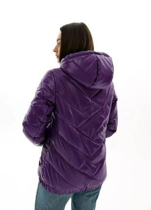 Модная женская демисезонная стеганая куртка с капюшоном2 фото
