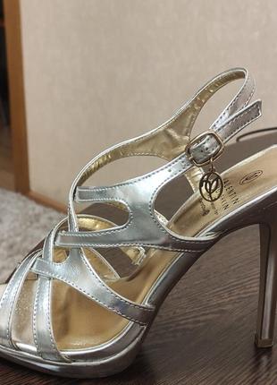 Босоножки женские  37р