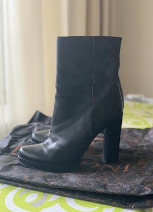 Ботильйони