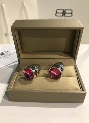 Брендові сережки в срібному кольорі з великим рожевим камінчиком