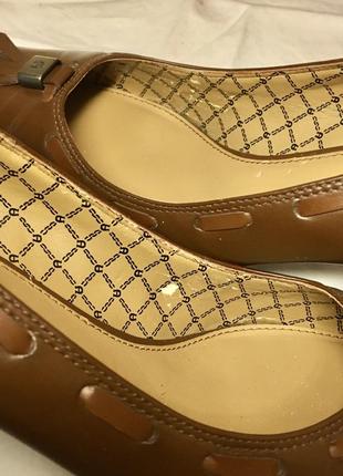 Винтажные коричневые туфли на маленьком каблуке9 фото