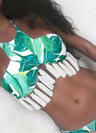 Купальник с кисточками листья