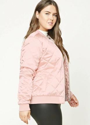 Стеганая пудровая куртка forever21, в наличии l xl