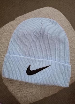Шапка весенняя найк голубая