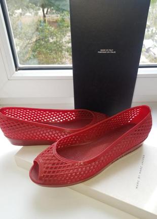 Стильні мильниці від marc jacobs.