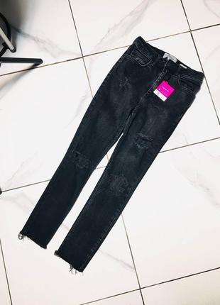 Новые чёрные рваные джинсы new look м