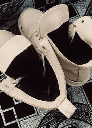 Кожаные кремовые ботинки термо бутсы balenciaga strike boots cream 40.7 фото
