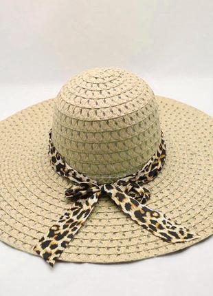 Солом'яний капелюх з широкими полями леопардова стрічка2 фото