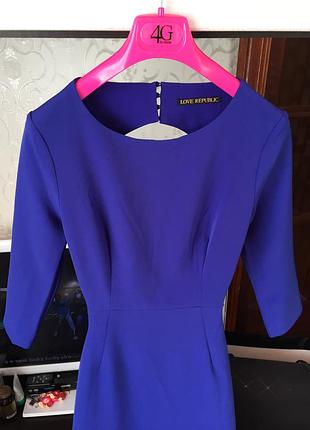 Платье в пол с открытой спиной