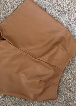 Шорты -юбка эко-кожа коричневые2 фото