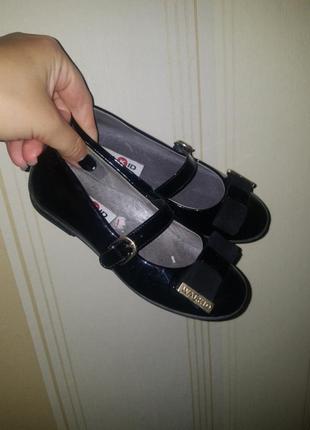 Итальянские кожаные туыли на девочку