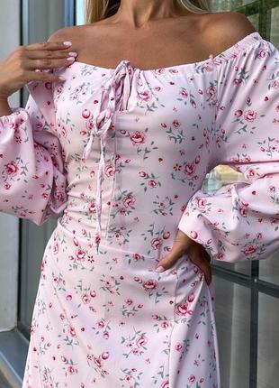 Элегантное весеннее платье с роскошным разрезом 💗 в цветочный принт3 фото
