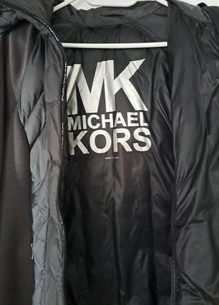 Демисезонная куртка с капюшоном от michael kors10 фото