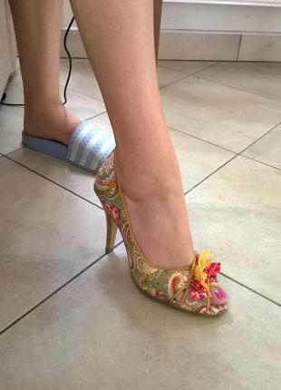 Стильные яркие босоножки,туфли с открытым носком-38р3 фото