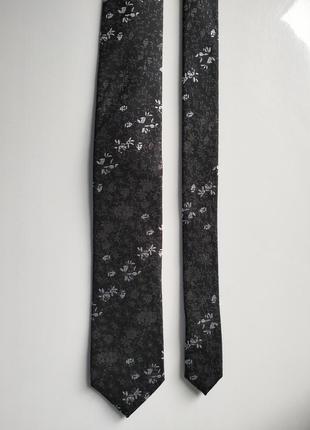Чорна краватка галстук з квітами f&f