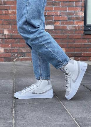 Кроссовки nike blazer mid x sacai «white grey»4 фото