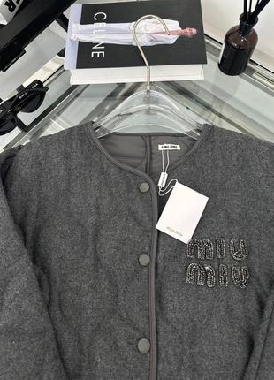 Серый пиджак бренда miu miu3 фото