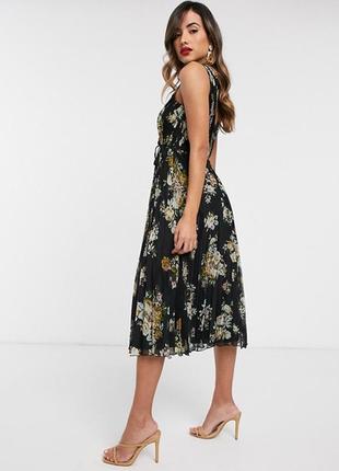Шикарное платье asos design с красивым плиссе, в цветы,3 фото