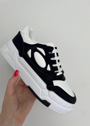 Кожаные кроссовки белый+черный,материал: экокожа+ обувной текстиль
высота от пятки 6 см
подошва: спереди 3 см
позаду 4 см3 фото