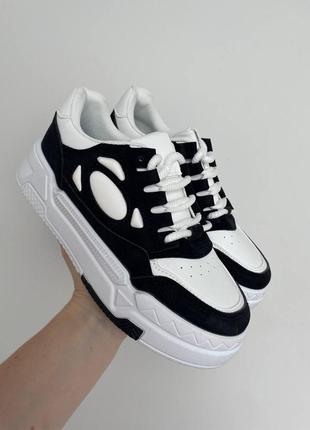 Кожаные кроссовки белый+черный,материал: экокожа+ обувной текстиль
высота от пятки 6 см
подошва: спереди 3 см
позаду 4 см6 фото