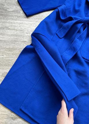 Стильное натуральное длинное яркое синее пальто халат с разрезами zara 36/s3 фото