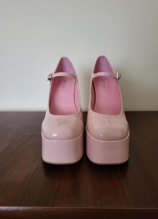Розовые лаковые туфли на высокой платформе nasty gal3 фото