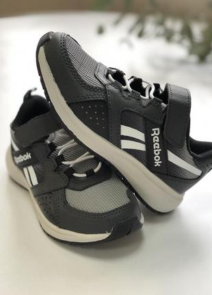 Reebook кросівки 28